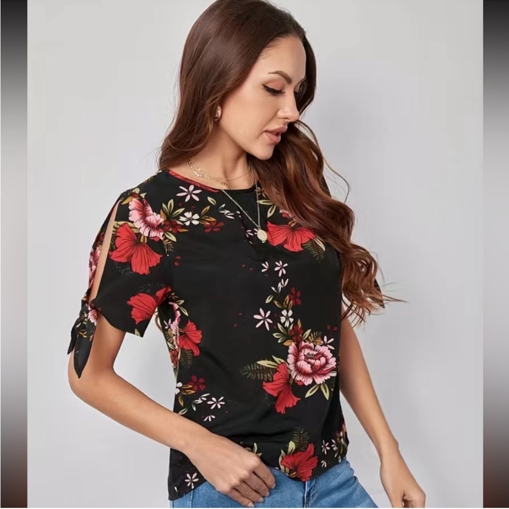 Floral print blouse